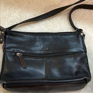 Stone Mountain Black Leather Crossbody Bag Classic Everyday Style